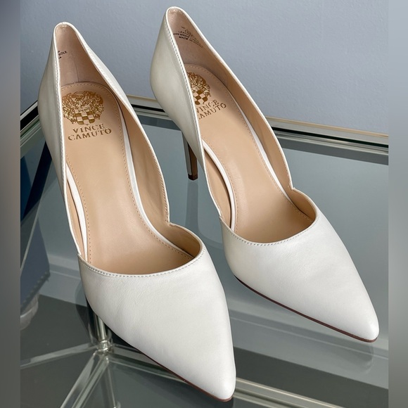 NEW 🌹 Vince Camuto White Pumps. US 10. - Picture 14 of 14